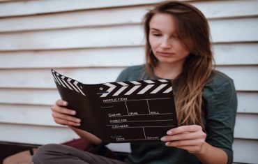 How Does Storytelling Connect Movies with Audiences?