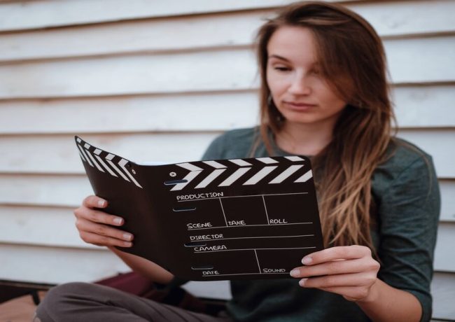 How Does Storytelling Connect Movies with Audiences?