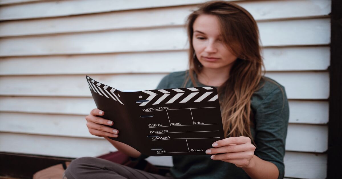 How Does Storytelling Connect Movies with Audiences?